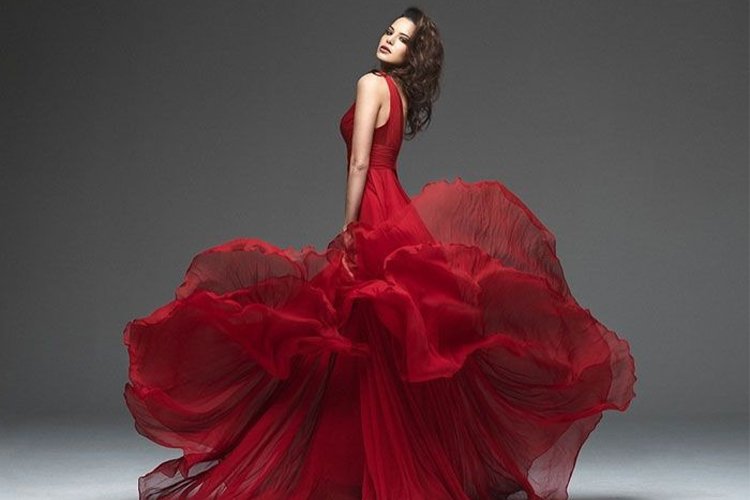fashion of red dress