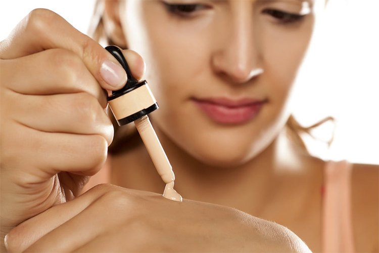 A beginner’s guide to makeup. Essential starter products.