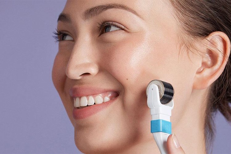 A step-by-step guide to using a face roller.