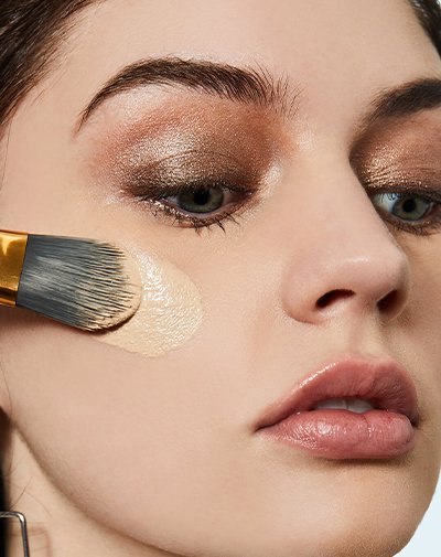 A beginner’s guide to makeup. Essential starter products.